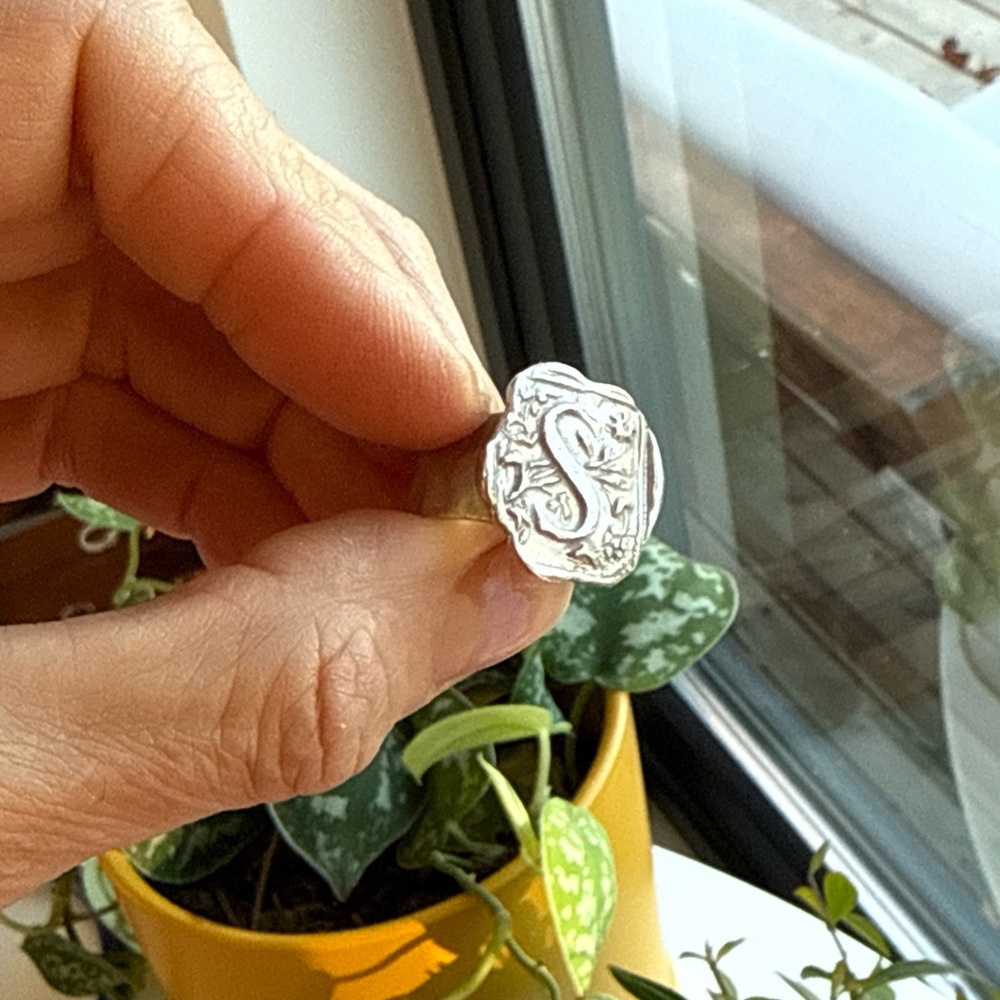 Solid Sterling S Initial Ring - image 5